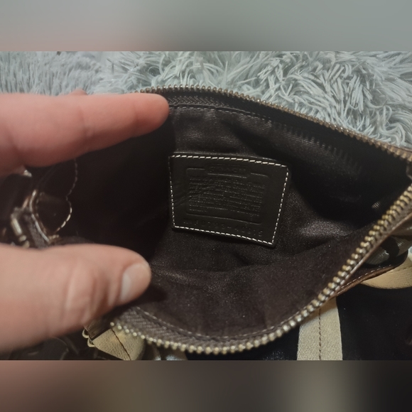 Coach - Picture 7 of 7